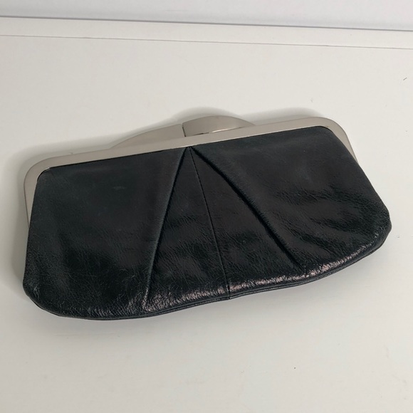 HOBO Handbags - HOBO INTERNATIONAL Turnlock Wristlet